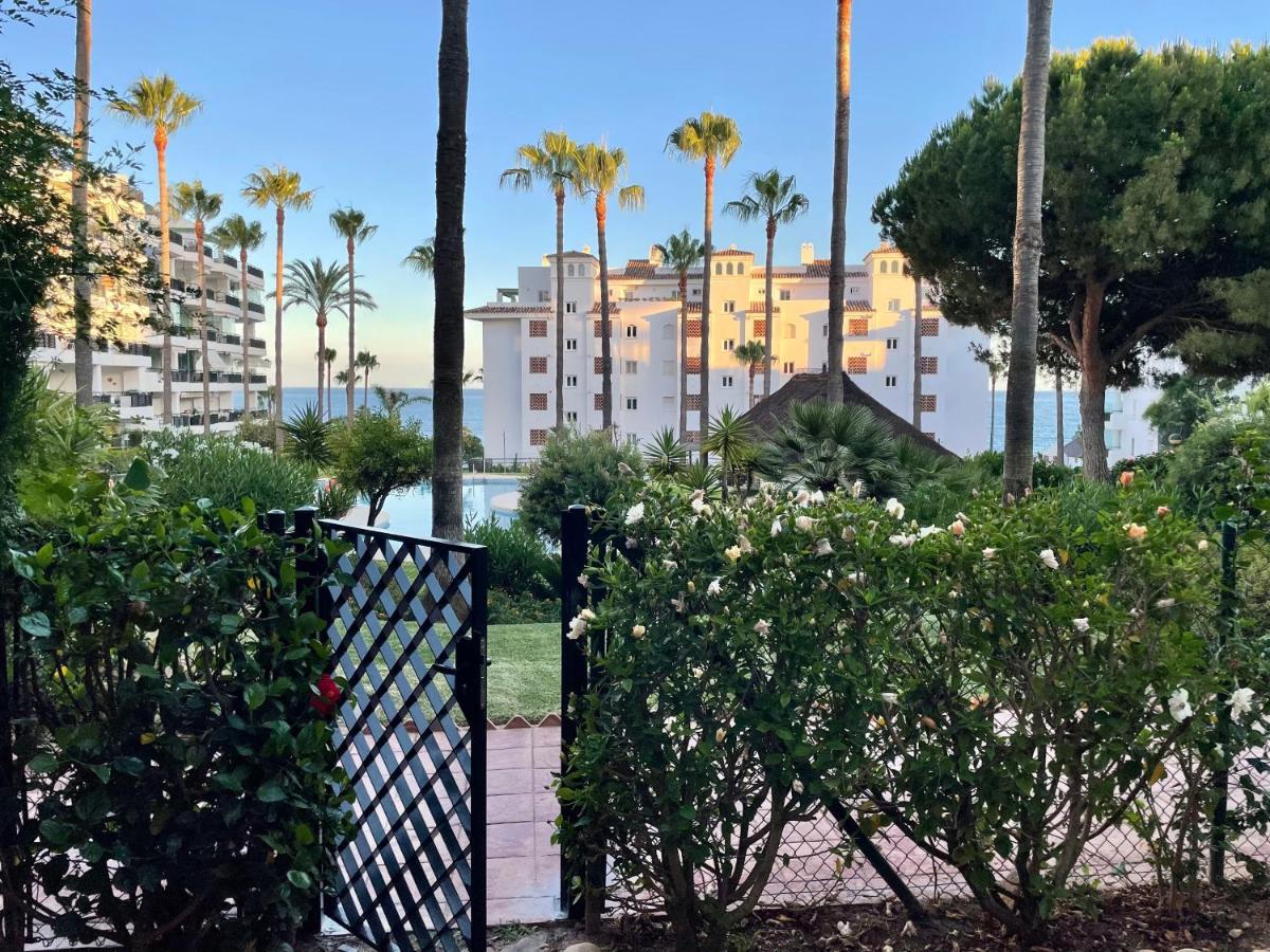 Mi Capricho, Beachfront, Grownfloor, Private Garden & Terrace Ситио-де-Калаонда Экстерьер фото
