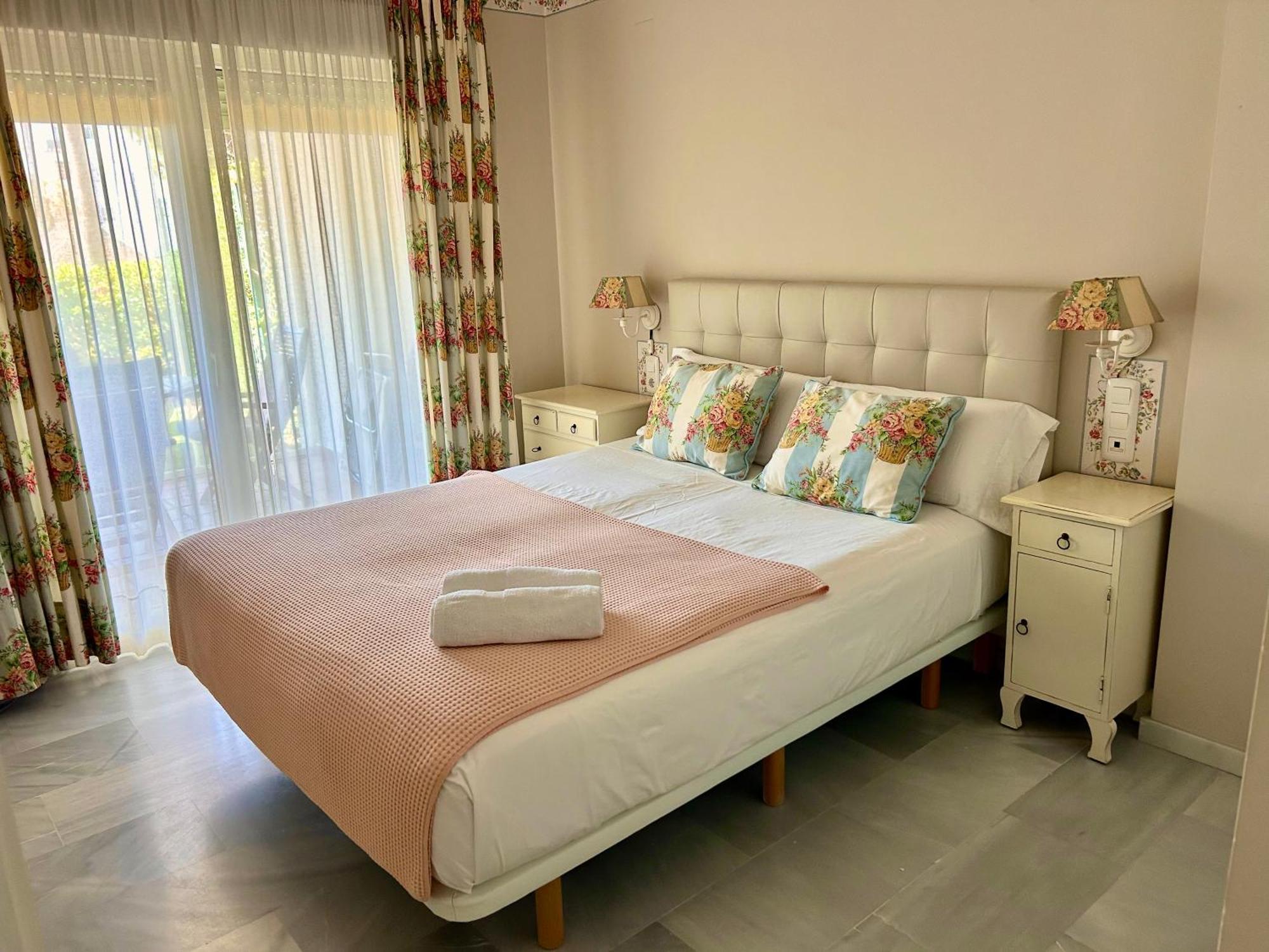 Mi Capricho, Beachfront, Grownfloor, Private Garden & Terrace Ситио-де-Калаонда Экстерьер фото