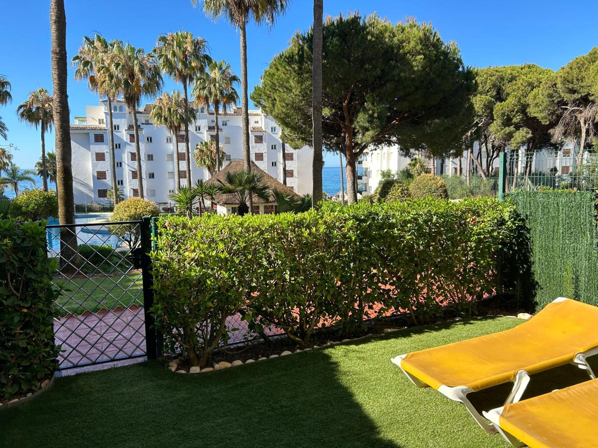 Mi Capricho, Beachfront, Grownfloor, Private Garden & Terrace Ситио-де-Калаонда Экстерьер фото