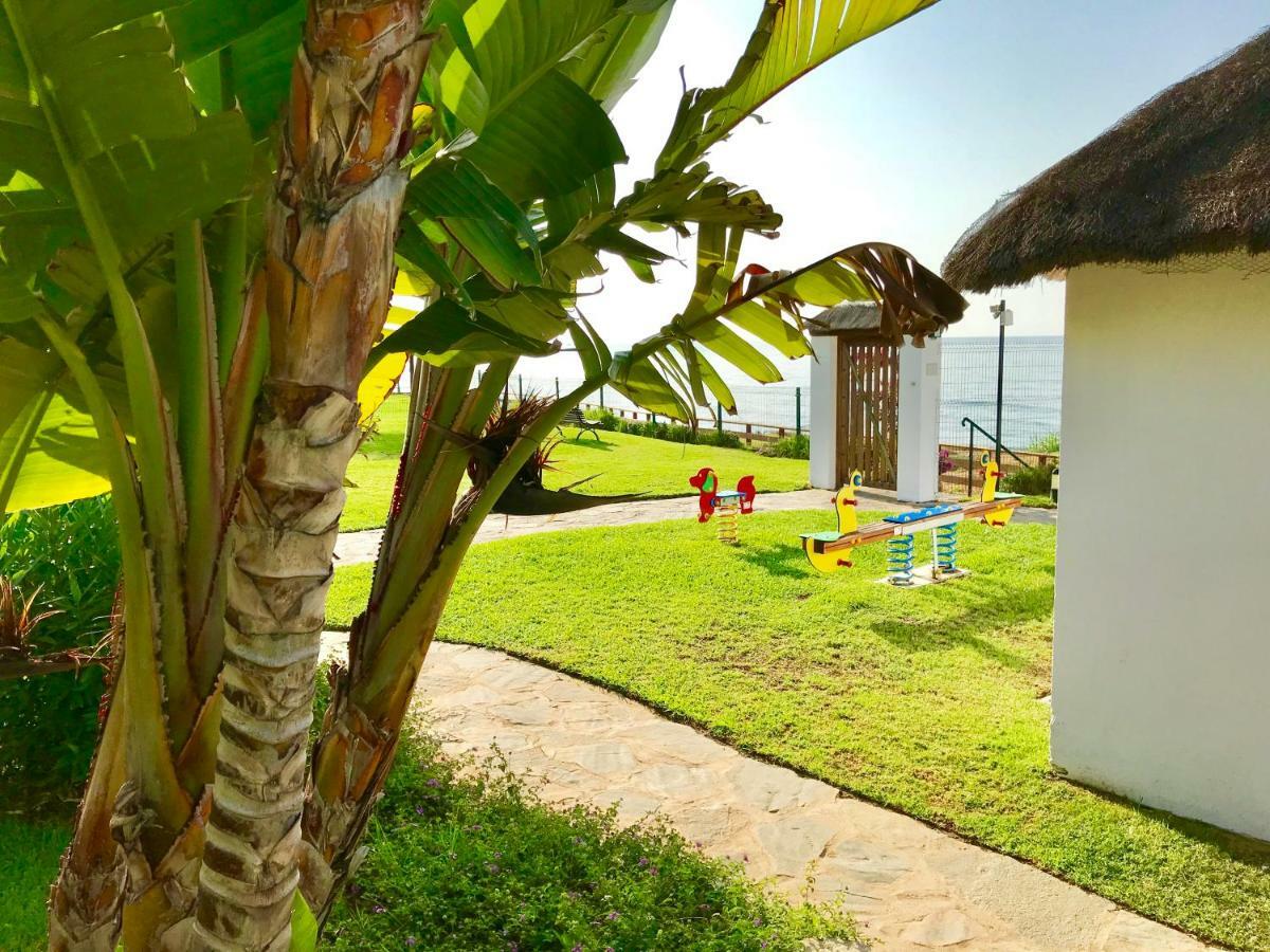 Mi Capricho, Beachfront, Grownfloor, Private Garden & Terrace Ситио-де-Калаонда Экстерьер фото
